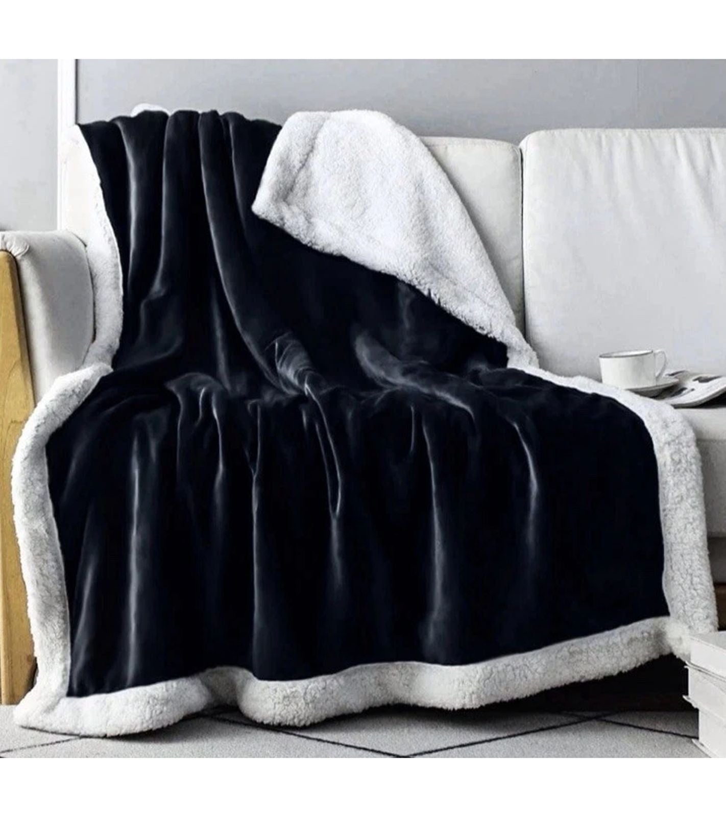 Wendbare Everlasting Comfort Plüsch-Sherpa-Fleecedecke Kuscheldecke 127 x 165 cm Blau und Schwarz